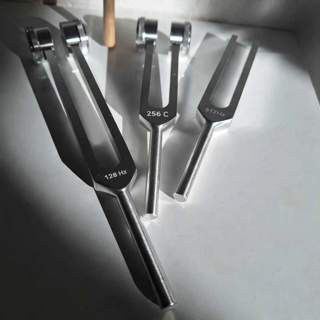 Set of 3 aluminum tuning forks + hammer + storage bag 🎵 – photo 10